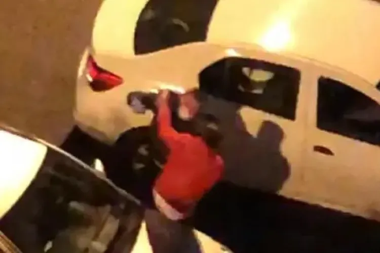 Bărbați loviți de polițiști după ce au refuzat să se legitimeze. Au primit și amenzi de câte câte 10.000 lei VIDEO