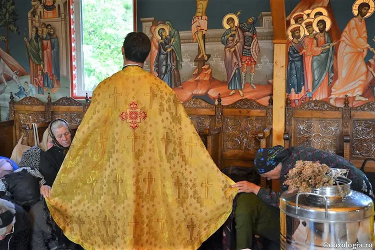 Preoții din Apahida, avertizați să nu permită credincioșilor participarea la slujbe