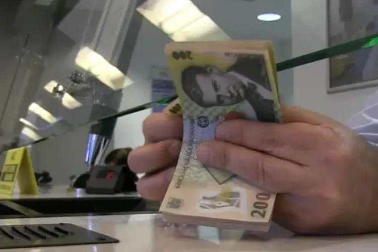 Cum se suspendă ratele pe durata stării de urgență! Solicitantul declară că i-au scăzut veniturile