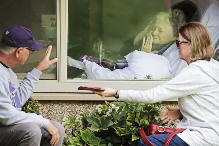 De știut și de citit! Cum îngrijești acasă un pacient cu COVID 19 / CDC - Centrul pentru Prevenirea și Controlul Bolilor SUA