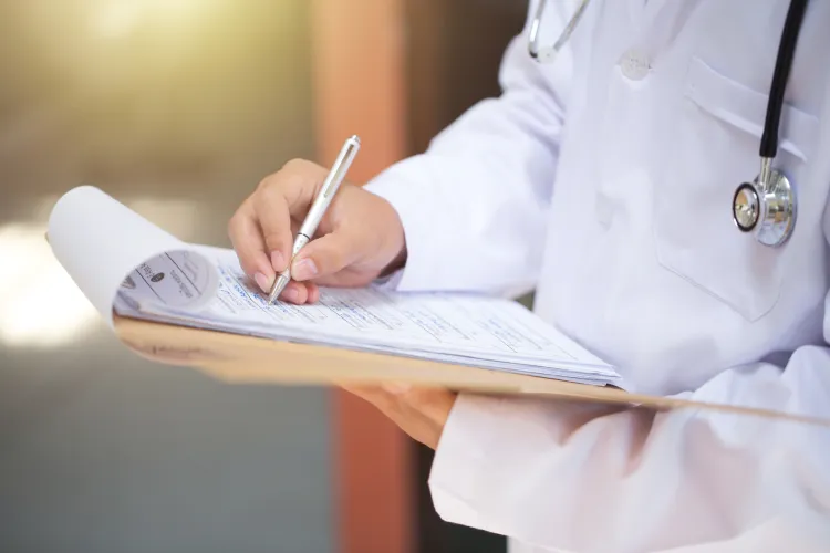 Peste 980 de cadre medicale infectate cu coronavirus. Câte sunt în fiecare județ