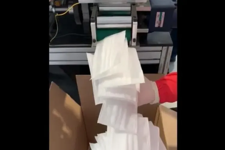  Se produc măști în România. La început 150.000 de zi, dar apoi de 3 ori mai multe - VIDEO