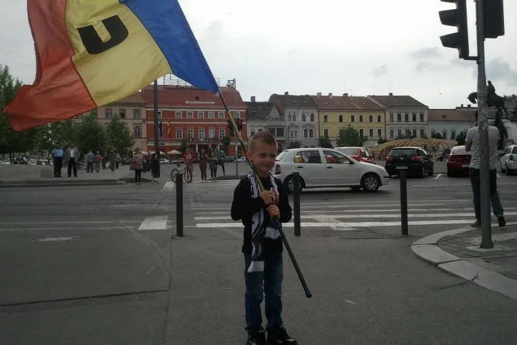  Galeria U Cluj nu mai rezistă în carantină! A cântat ”Marșul Studenților” pe Facebook - VIDEO