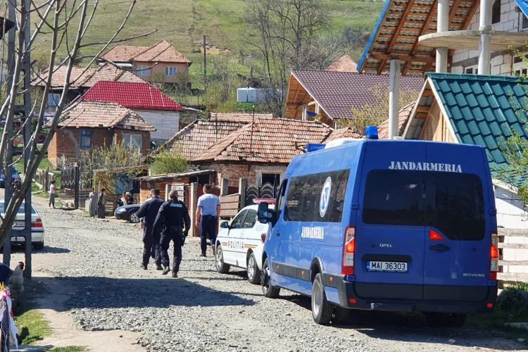 Razie în Baciu, pentru a verifica respectarea restricțiilor de circulație. Polițiștii au dat amenzi de aproape 30.000 lei în trei ore FOTO