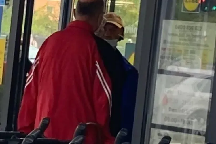 La Lidl în cartierul Bună Ziua te scanează termic ”Dorel”, care nu poartă masca bine - FOTO