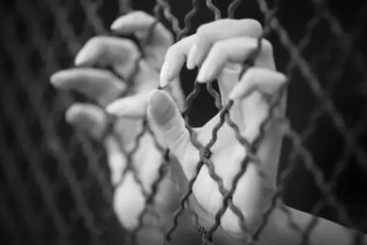 Cum încearcă traficanții de persoane să îi păcălească pe românii care vor să plece la muncă în străinătate. De ce trebuie să te ferești