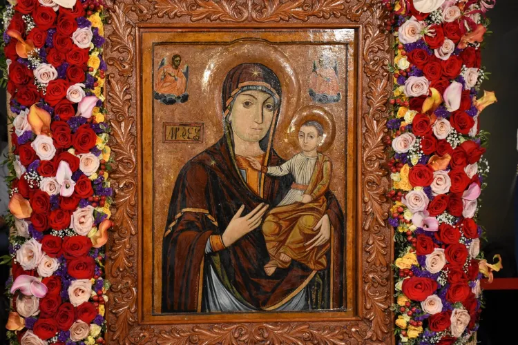 Icoana făcătoare de minuni de la Nicula, în procesiune prin Cluj- Napoca și Bistrița, pentru a-i ”întări pe medici”