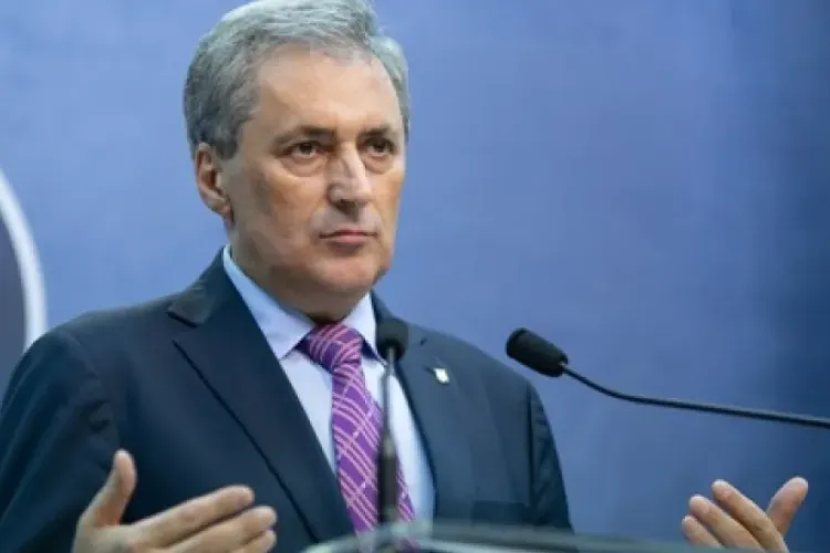 Vela lovește din nou: Când vedeți că cineva strănută și nu are mască puteți suna la 112, e în zona penalului