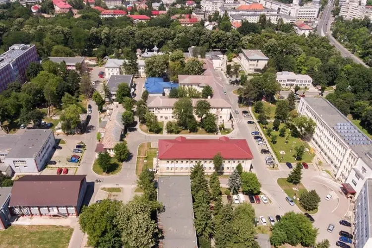 Două secții ale Spitalului din Bacău au fost închise după ce pacienții au MINȚIT la triajul pentru coronavirus