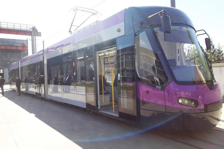 Primele tramvaie produse la Arad au ajuns la Cluj-Napoca și vor fi date în folosință - FOTO