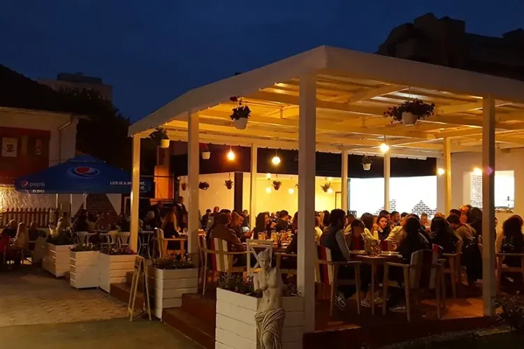 Proprietar de restaurante: Se deschid terasele la începutul lunii iunie