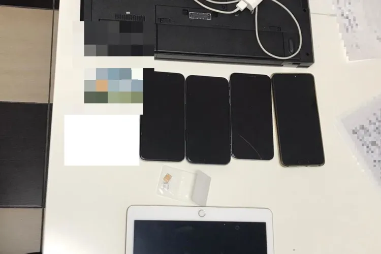 CLUJ: Percheziții la proxeneți și cămătari! Polițiștii au găsit pistoale și macete FOTO/VIDEO