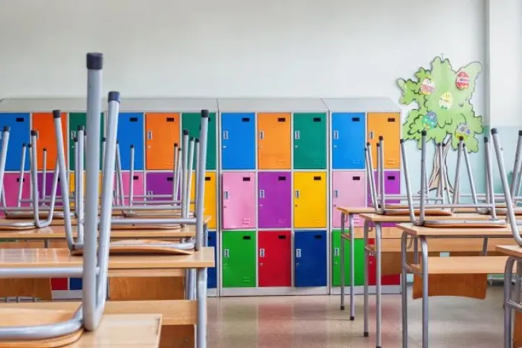 După 15 mai se vor purta măști la școli și universități? Vezi ce răspunde premierul