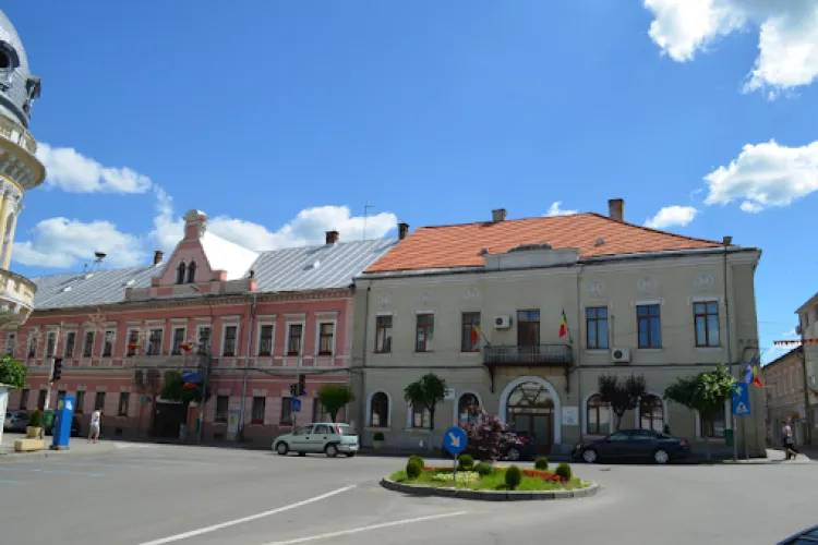 Soțul unei angajate din Primăria Dej, confirmat pozitiv cu COVID-19. Ce măsuri s-au luat