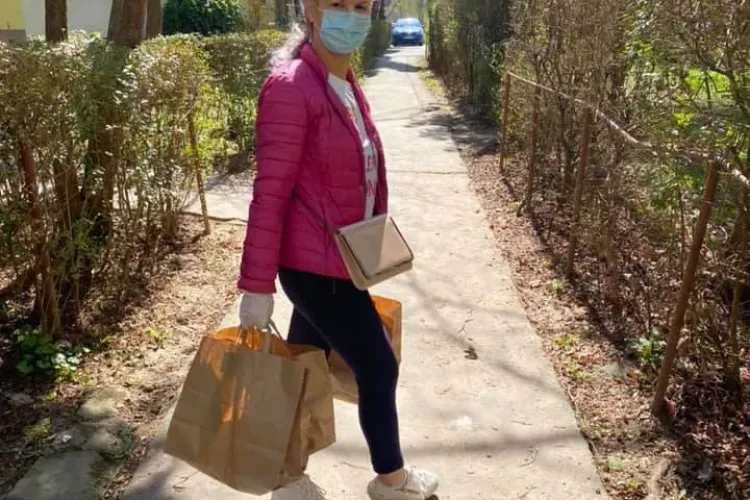 Clujeancă ce livrează mâncare pentru medici și bătrâni, amendată de Poliția Locală - FOTO