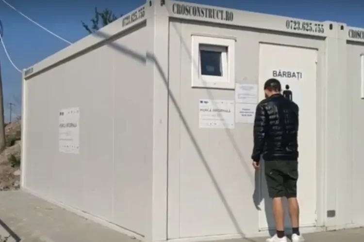 Băile mobile instalate la Pata Rât sunt un succes! Zeci de oameni le folosesc zilnic - VIDEO