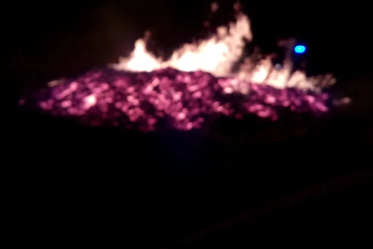 Incendiu la Mărișel. Un șopron în care se afla un gater a fost făcut scrum FOTO