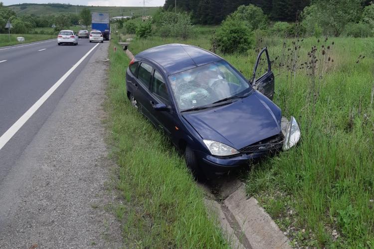 Accident cauzat de un șofer neatent la Izvorul Crișului. Traficul a fost blocat aproape o oră FOTO