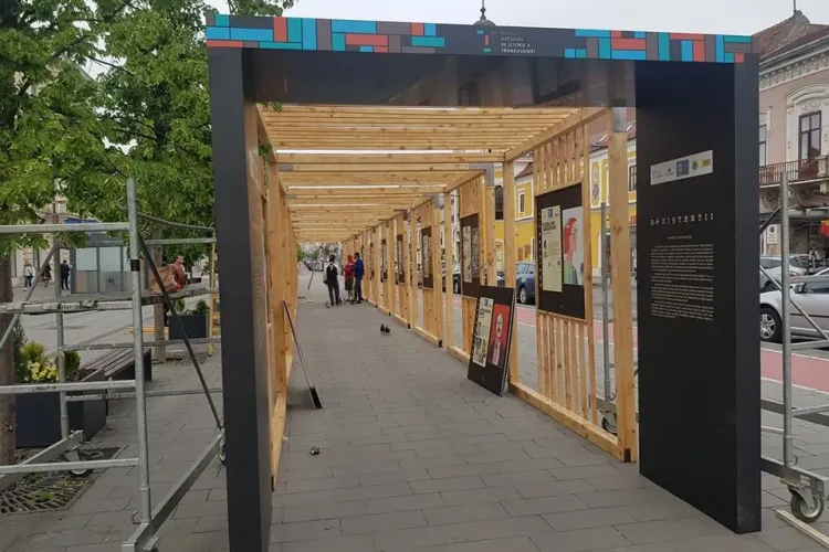 Expoziție în aer liber despre eroii comunismului, în centrul Clujului FOTO