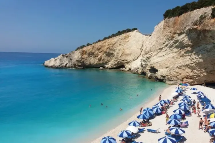 Grecia redeschide sezonul din 15 iunie. Condițiile s-au relaxat