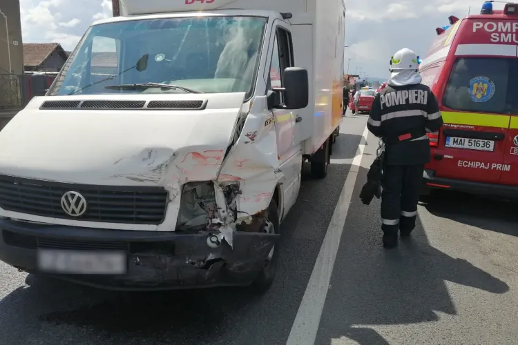 Accident în Florești, la intrare în cartierul Terra, soldat cu patru răniți - FOTO