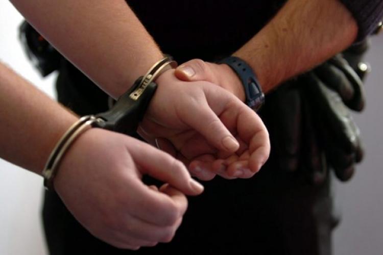 Procurorii DNA Cluj au reținut un ofițer de poliție   