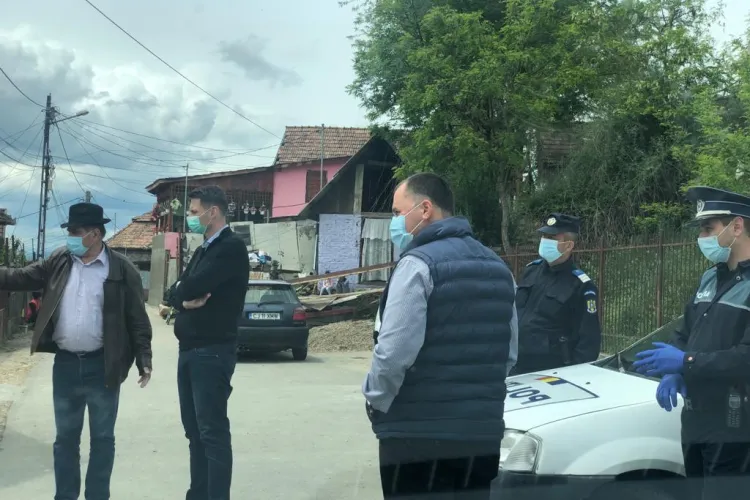 Romii din Viișoara sunt în carantină păzită! Patru copii au fost depistați cu coronavirus - FOTO