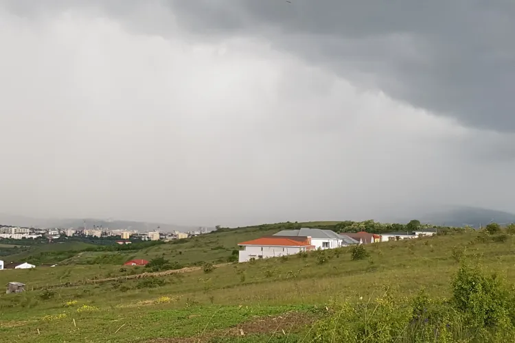 Nori de potop la Cluj. Cerul arată înspăimântător - FOTO