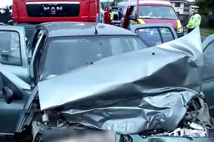 Accident grav la Gilău! O persoană a rămas încarcerată VIDEO