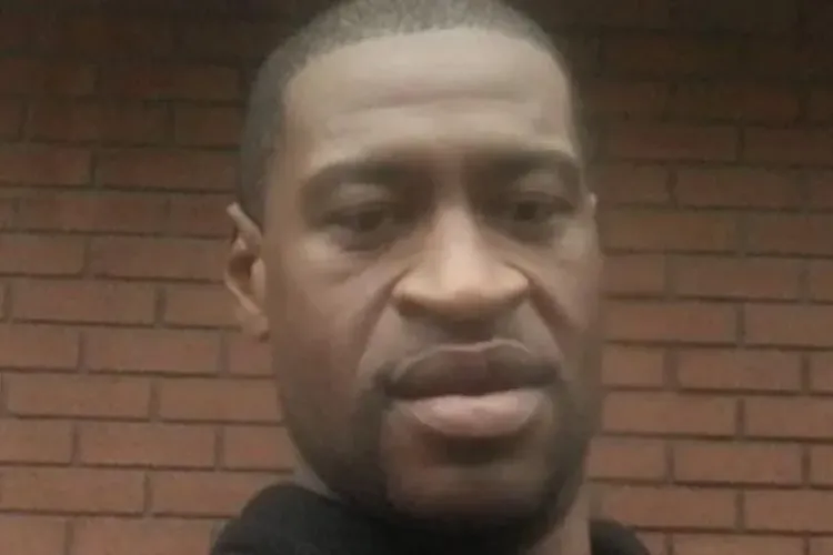 George Floyd, bărbatul mort după intervenția polițiștilor în SUA, avea coronavirus