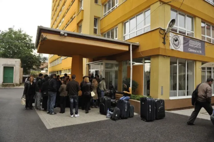 Cum se face decazarea studenților de la UBB Cluj și cum își pot recupera bunurile din cămine