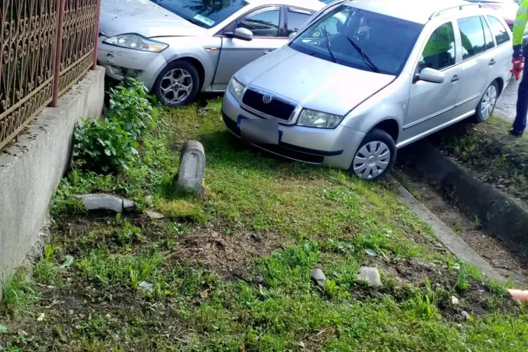 CLUJ: Accident cu multiple victime la Mica. Două mașini au ajuns în gardul unei case FOTO