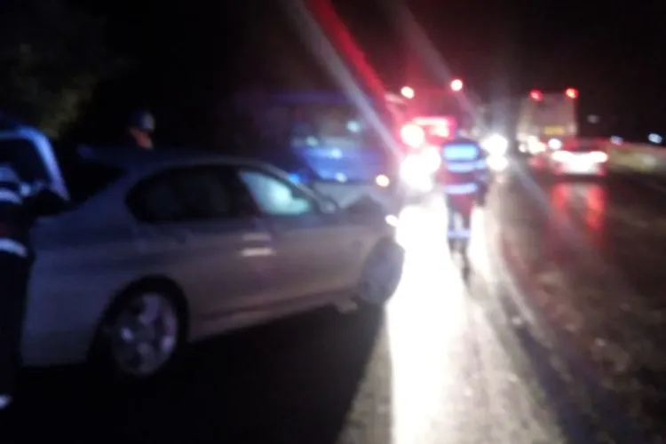 Accident între un microbuz și o mașină pe un drum din Cluj FOTO