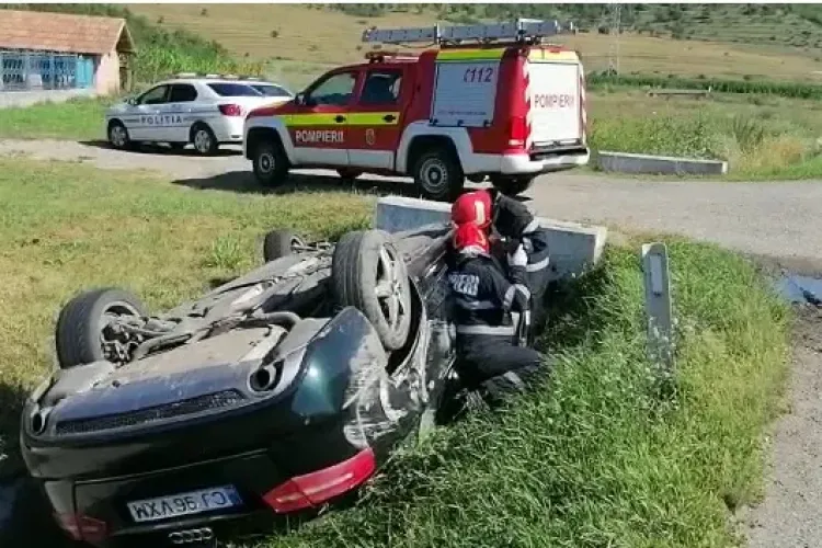 Accident cu trei mașini pe centura Apahida. Un autoturism a fost răsturnat complet FOTO