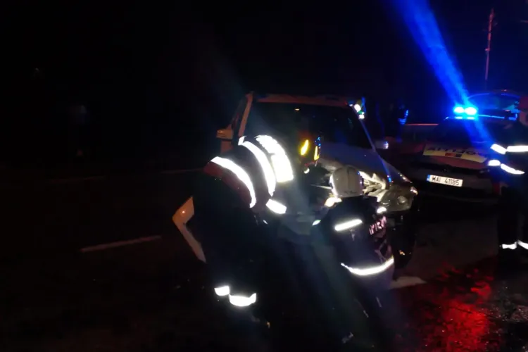 Accident cu două mașini la Cuzdrioara. Șoferii au scăpat ca prin minune FOTO