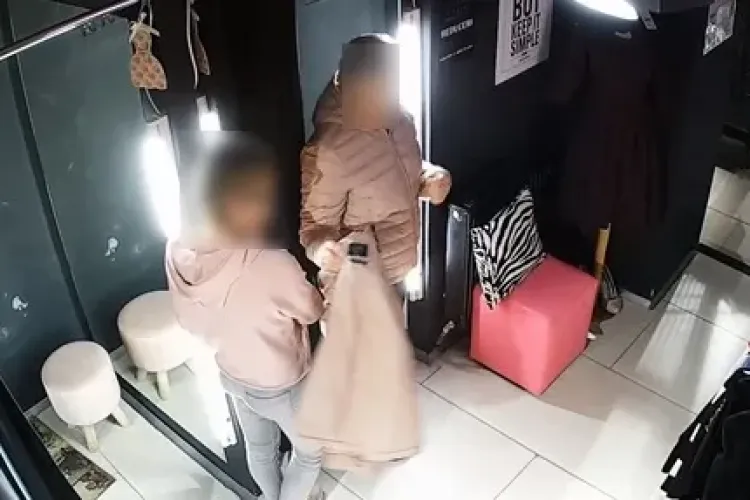 Ce reguli trebuie respectate la mall! Cât se va sta la cabina de probă