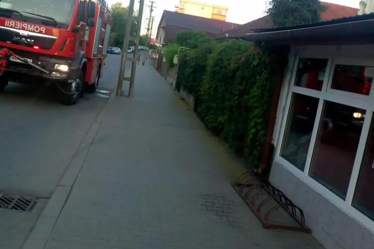 Incendiu la primele ore ale dimineții, la un bar din  Gherla. Care a fost cauza FOTO