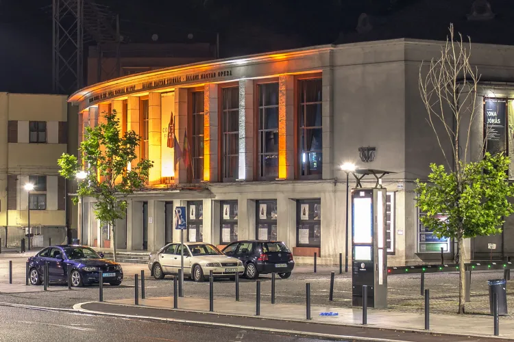 Teatrul Maghiar din Cluj-Napoca va susține spectacole pe malul Someșului   