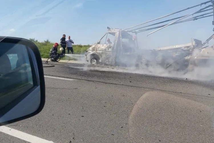 Camion în flăcări pe Autostrada Transilvania! De la ce a pornit incendiul - FOTO
