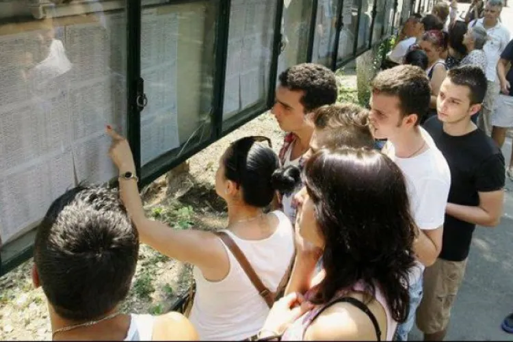 Evaluare Națională 2020: 55 de elevi din Cluj-Napoca au avut media zece. De la ce școli sunt cei mai mulți