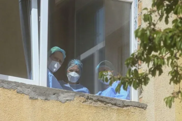 Ministrul Sănătății prezintă CIFRE grave: 30.000 de persoane au plecat din izolare şi peste o mie din carantină