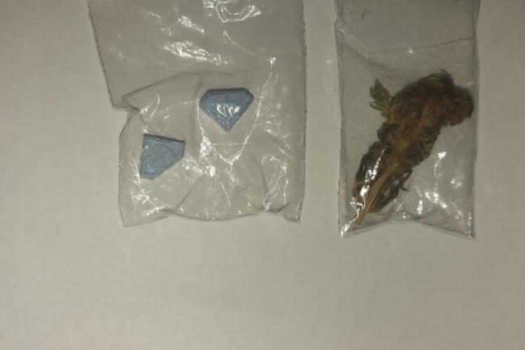 Controale în Vama Veche, pentru a-i prinde pe consumatorii de droguri. Polițiștii au confiscat cocaină, ecstasy și alte substanțe FOTO