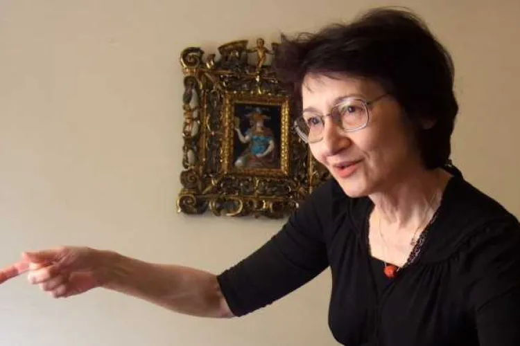 Scriitori clujeni hărțuiți cu sute de SMS -uri de un bărbat din Oradea, un profesor universitar. Procurorii au dat o decizie halucinantă