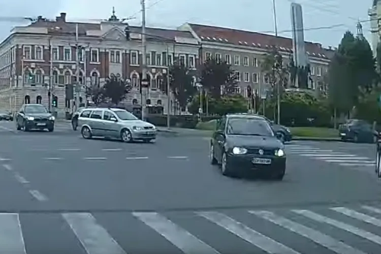 S-au schimbat regulile de circulație în centrul Clujului? Șofer pe interzis lângă Prefectura Cluj - VIDEO