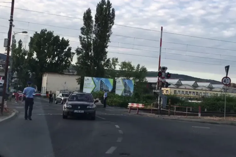 S-a blocat iarăși bariera de pe Tăietura Turcului! Evitați zona - VIDEO