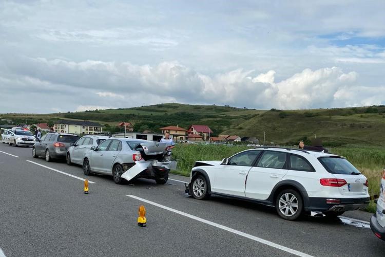 Accident în lanț pe Bulevardul Muncii. Patru mașini au fost avariate FOTO 