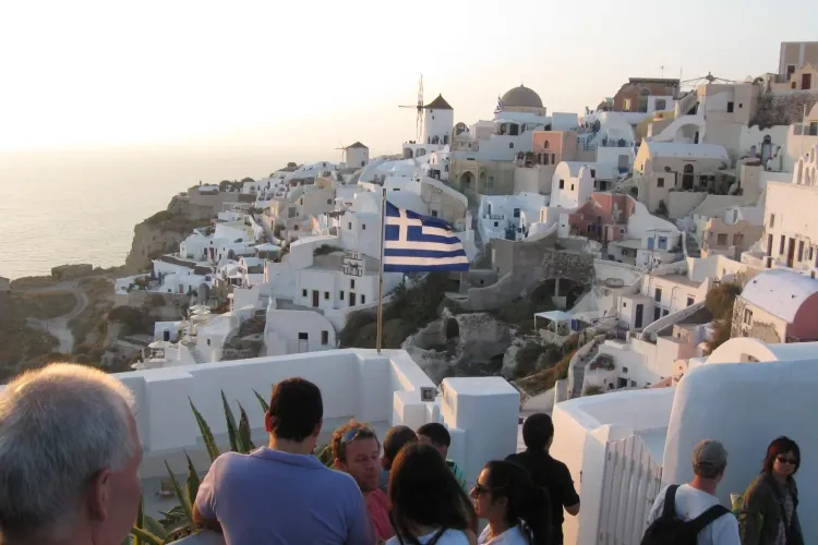Primarul din Santorini, mesaj către turiștii români