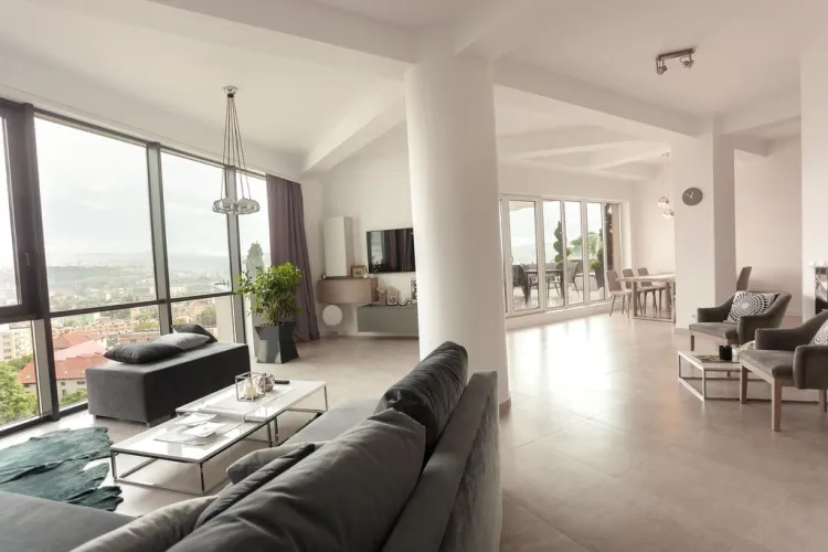 Un clujean își poate cumpăra un apartament în 12 ani din salariu. Clujul e cel mai scump oraș din țară