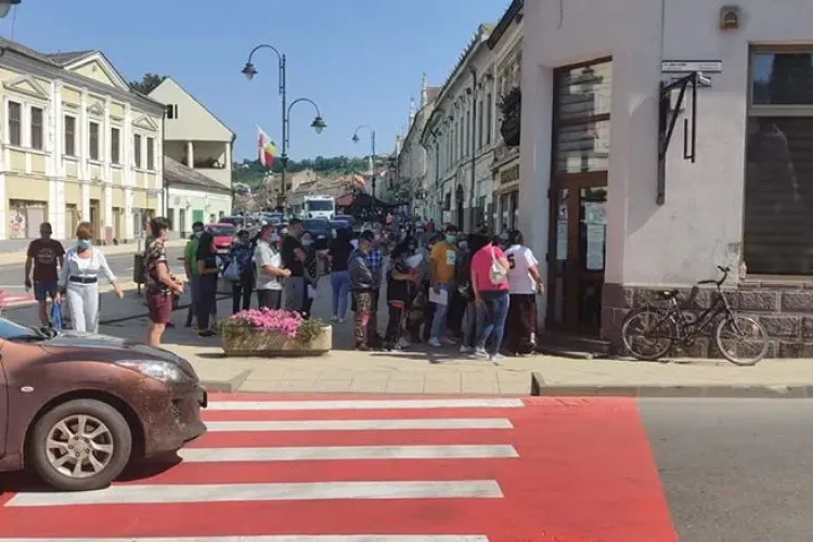 Haos la Evidența Populației de la Turda: COVID -ul i-a luat pe nepregătite pe oficialii din Turda- FOTO