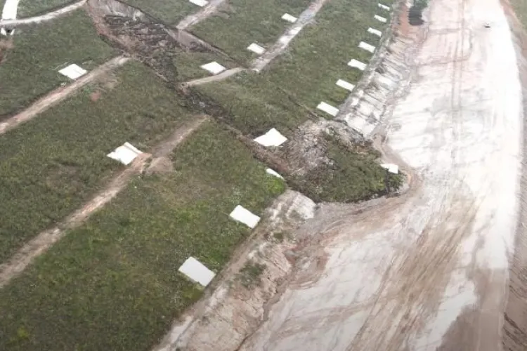 VIDEO - Masivă alunecare de teren pe șantierul autostrăzii Sebeș - Turda